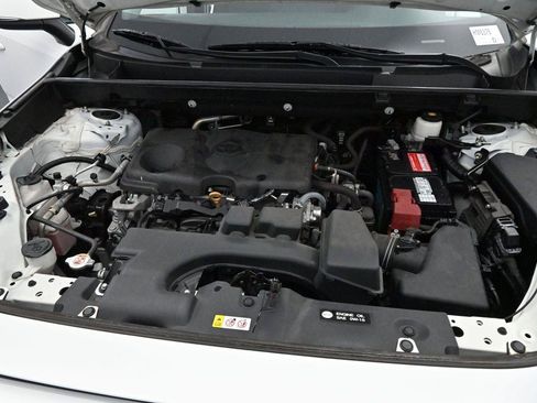 Used 2022 Toyota RAV4 XLE AWD/4WD image 32