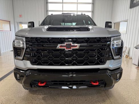 Used 2024 Chevrolet Silverado 2500 ZR2 w/ Technology Package image 61