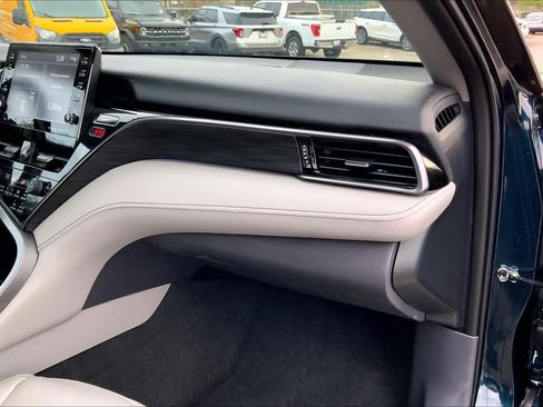 Used 2021 Toyota Camry XLE image 18
