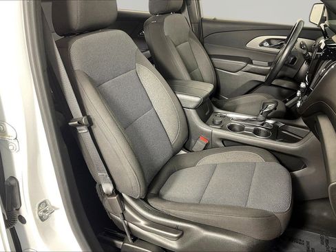 Used 2022 Chevrolet Traverse LT FWD image 28