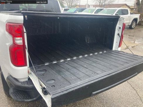 Used 2020 Chevrolet Silverado 1500 Custom Trail Boss w/ Custom Convenience Package AWD/4WD image 10