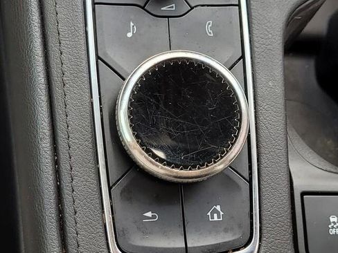 Used 2023 Cadillac XT4 Luxury w/ Cold Weather Package image 23