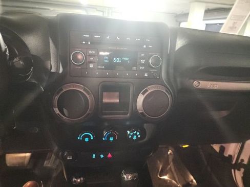 Used 2015 Jeep Wrangler Sport w/ Connectivity Group image 11