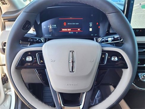 Used 2024 Lincoln Corsair FWD image 25