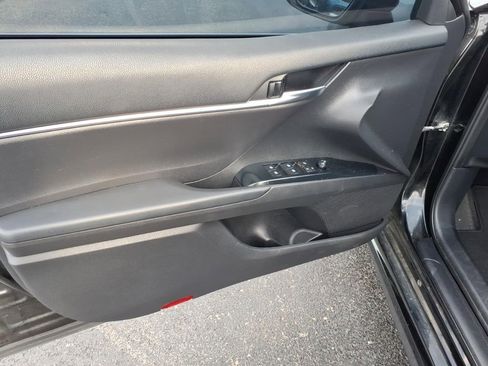 Used 2020 Toyota Camry SE image 10