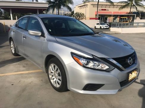 Used 2016 Nissan Altima 2.5 S w/ Power Driver Seat Package image 4