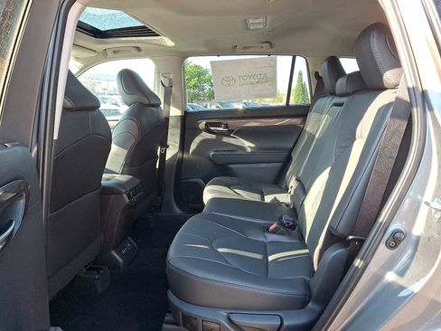 New 2026 Toyota Highlander Limited AWD/4WD image 5