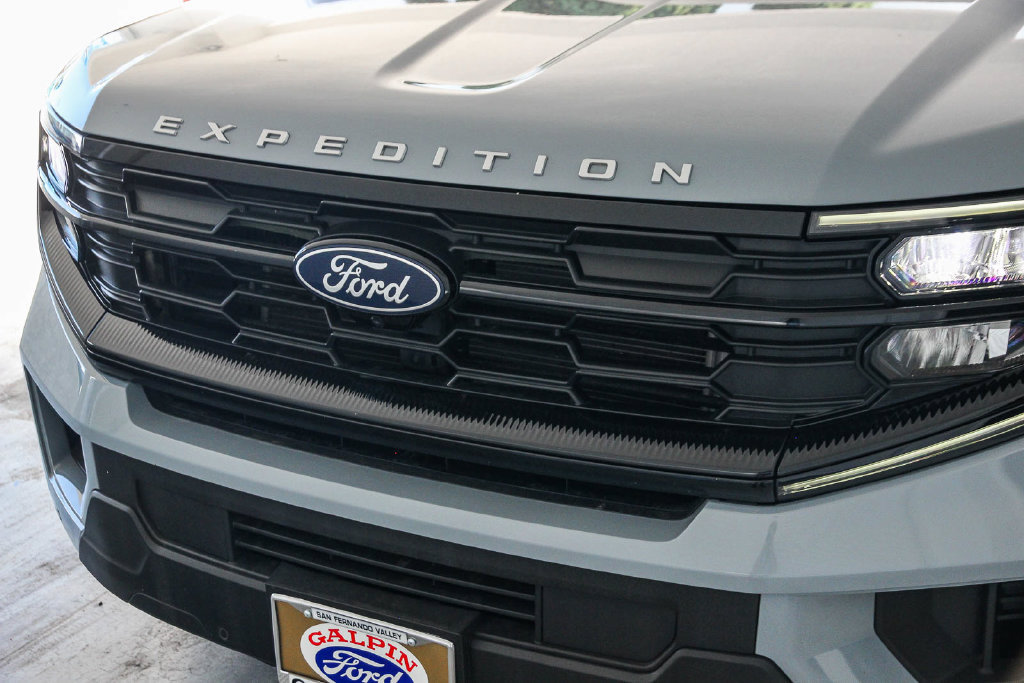 Certified 2025 Ford Expedition Active RWD image 12