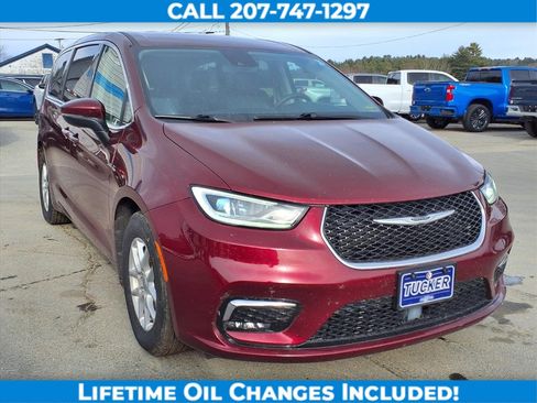 Used 2023 Chrysler Pacifica Touring-L image 4