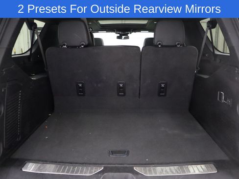 Used 2024 GMC Yukon XL Denali AWD/4WD image 23