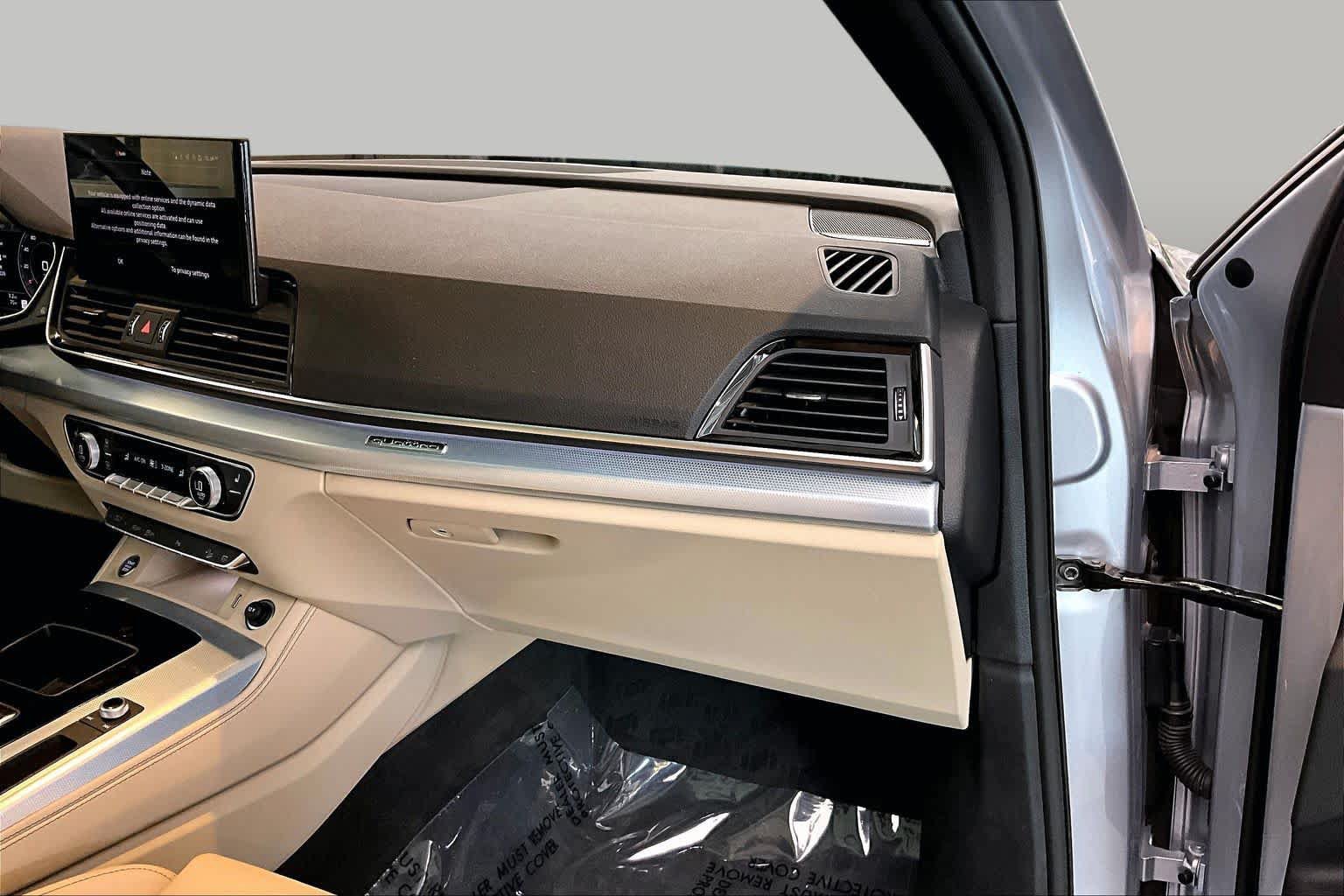 Certified 2025 Audi Q5 2.0T Premium Plus w/ Premium Plus Package AWD/4WD image 19