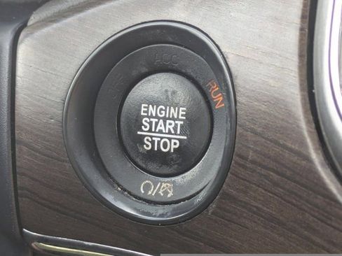 Used 2017 Jeep Grand Cherokee Overland w/ Jeep Active Safety Group image 26