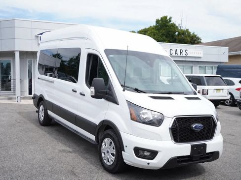 Used 2024 Ford Transit 350 XLT RWD image 3