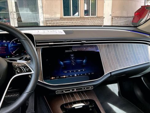 Used 2025 Mercedes-Benz E 450 4MATIC Sedan image 7