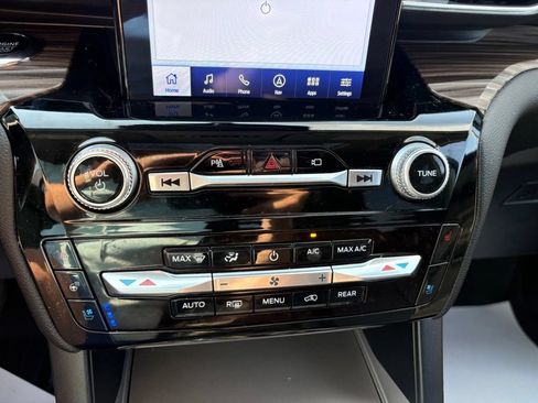Used 2023 Ford Explorer Limited w/ Limited Technology Package AWD/4WD image 22