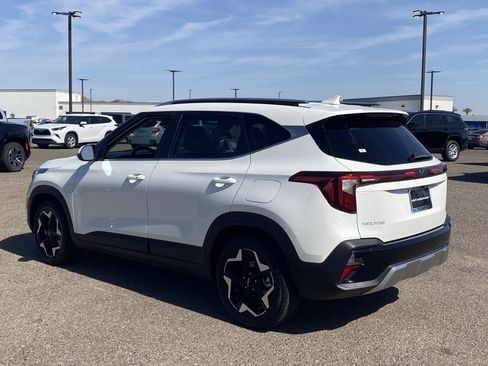 Certified 2024 Kia Seltos EX FWD image 4