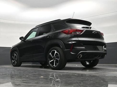 Used 2023 Chevrolet TrailBlazer RS w/ Sun and Liftgate Package FWD image 21