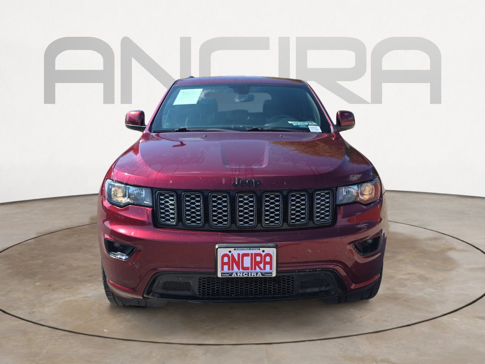 Used 2018 Jeep Grand Cherokee Altitude RWD image 3