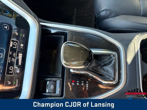 Used 2020 Subaru Outback Limited AWD/4WD image 32