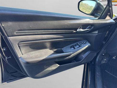 Used 2020 Nissan Altima 2.5 SR image 17