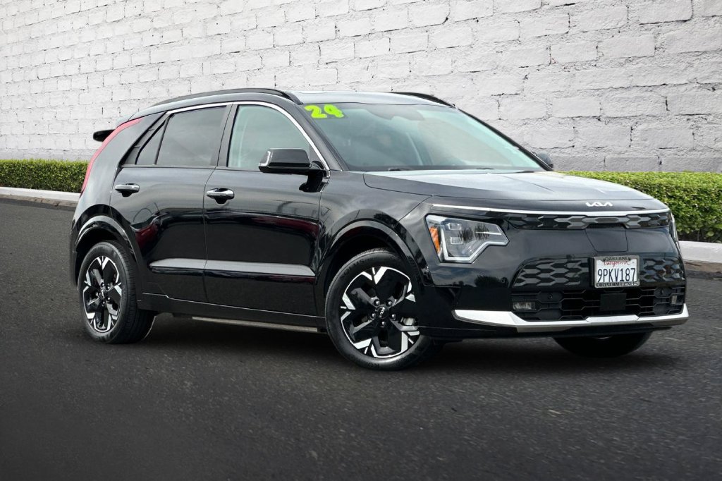 Used 2024 Kia Niro Wave FWD image 2