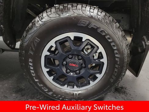 Used 2024 Toyota Tacoma TRD Off-Road w/ TRD Off Road Upgrade Package image 10