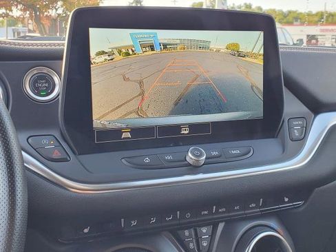 Used 2025 Chevrolet Blazer LT image 18