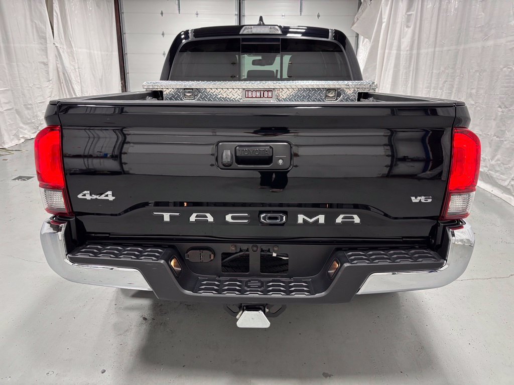 Used 2022 Toyota Tacoma SR5 AWD/4WD image 6
