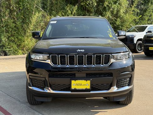 New 2025 Jeep Grand Cherokee L Laredo image 3