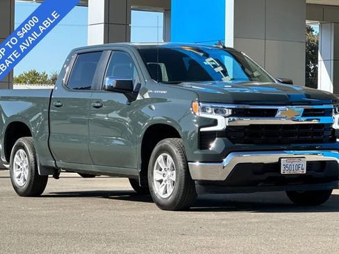 Used 2025 Chevrolet Silverado 1500 LT w/ Leather Package image 2