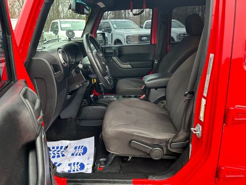Used 2015 Jeep Wrangler Unlimited Sport w/ Quick Order Package 24S image 9