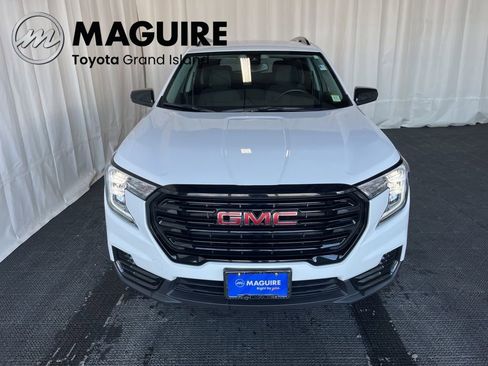 Used 2023 GMC Terrain SLE w/ Driver Convenience Package image 31