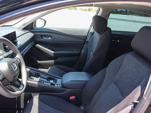 Certified 2023 Honda Accord EX image 18