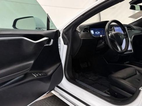 Used 2016 Tesla Model S 60D AWD/4WD image 33