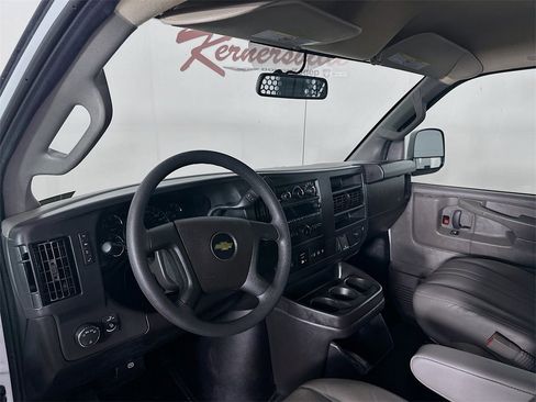 Used 2024 Chevrolet Express 2500 image 28