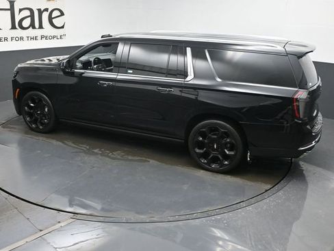 New 2025 Chevrolet Suburban High Country image 21