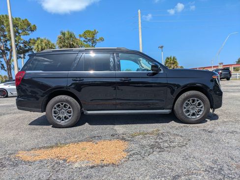 Used 2025 Ford Expedition Active RWD image 4