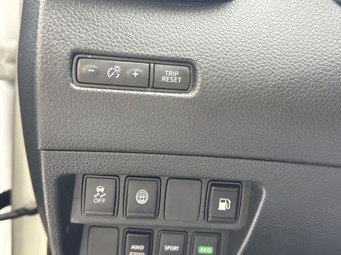 Used 2019 Nissan Rogue S image 22