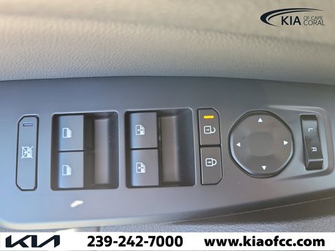New 2026 Kia Sportage EX w/ EX Panorama Roof Package FWD image 19