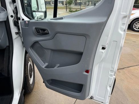Used 2019 Ford Transit 150 XL image 33