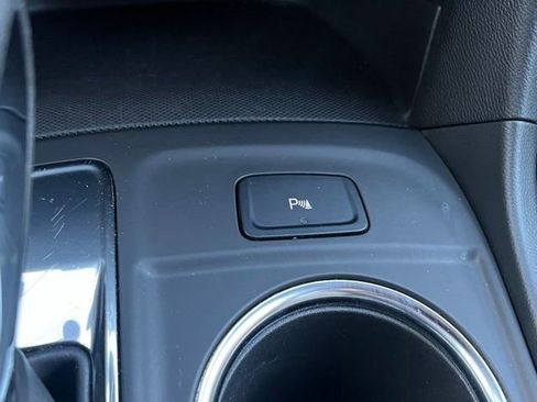 Used 2024 Chevrolet Equinox LT image 39