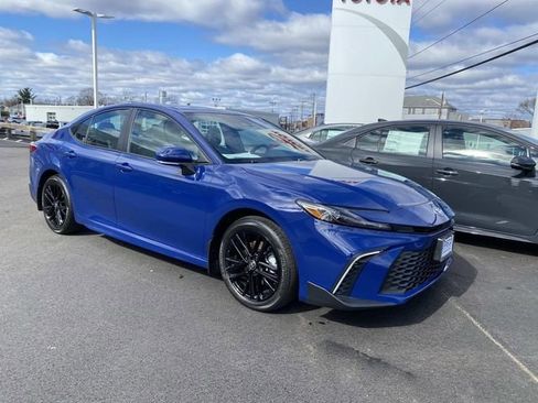 New 2026 Toyota Camry SE image 1