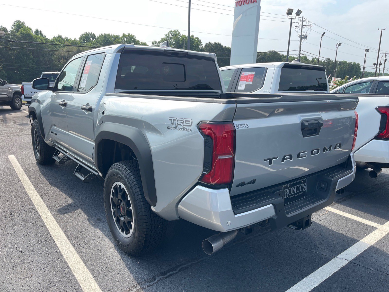 New 2026 Toyota Tacoma TRD Off-Road w/ TRD Off Road Upgrade Package AWD/4WD image 12