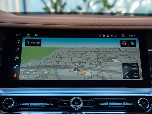 Used 2025 Bentley Flying Spur Plug-In Hybrid AWD/4WD image 28