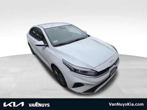 Certified 2024 Kia Forte LXS w/ LXS Technology Package FWD image 1