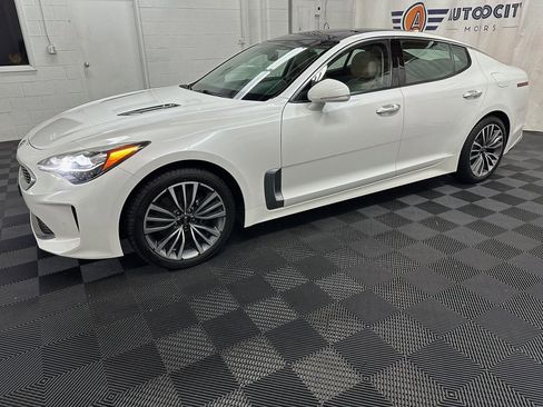 Used 2018 Kia Stinger Premium AWD/4WD image 5