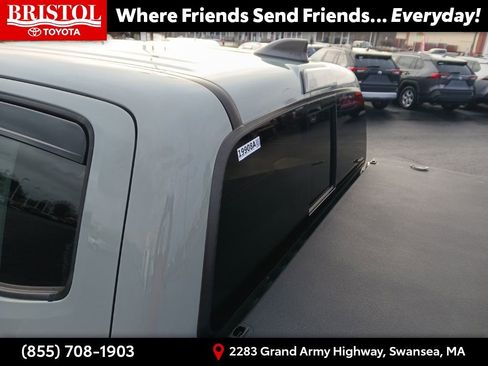 Used 2022 Toyota Tacoma TRD Off-Road image 34