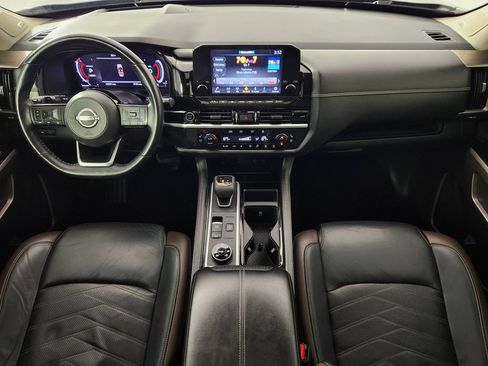 Used 2023 Nissan Pathfinder Platinum AWD/4WD image 13