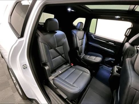 Used 2026 GMC Acadia Elevation w/ Elevation Premium Package AWD/4WD image 26