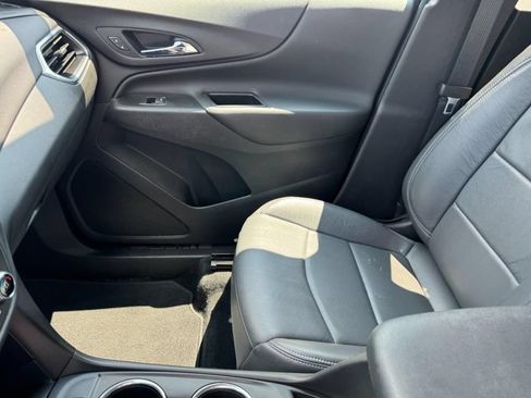 Used 2022 Chevrolet Equinox LT FWD image 13